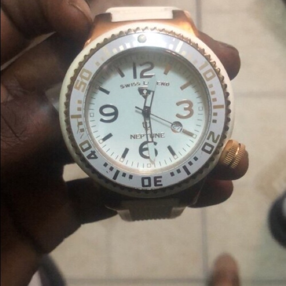 Watch - Picture 2 of 3